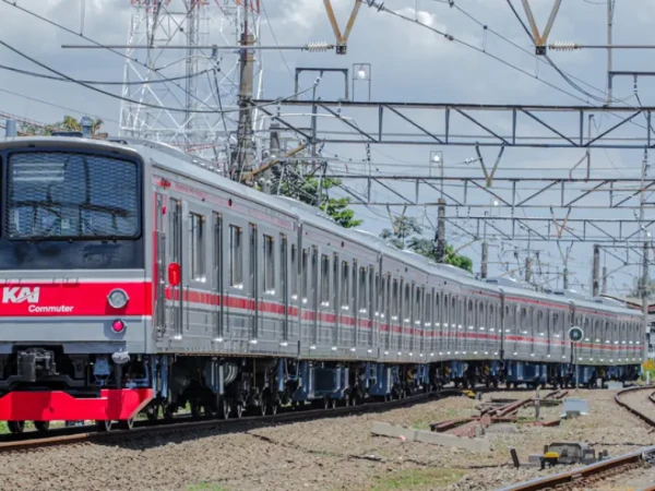 KRL Tertabrak KA Jarak Jauh di Bekasi Timur, Penumpang Panik Berhamburan