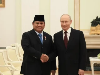 Dalam kunjungan kenegaraannya ke Rusia, Presiden bertemu dengan Presiden Rusia, Yang Mulia Vladi