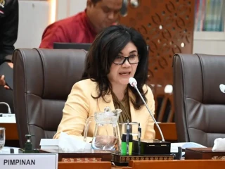 felly estelita merpati nusantara airline1