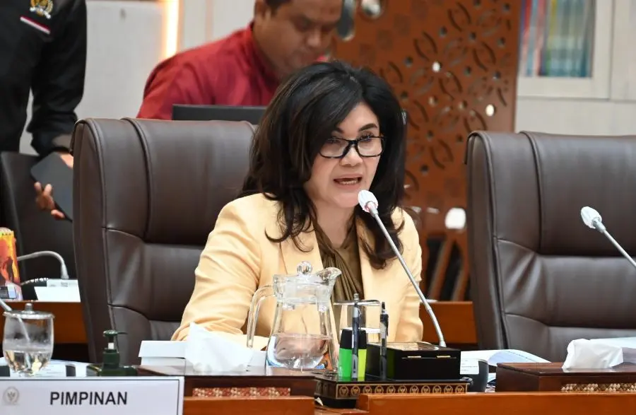 felly estelita merpati nusantara airline1