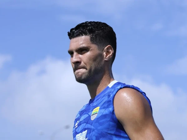 Julio Cesar Siap Merumput Kembali