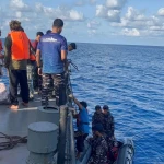 TNI AL Evakuasi Korban Kapal Terbakar di Laut Natuna Utara, 11 ABK Selamat