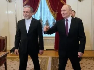 iran-crisisrussia-iran-1777379824238_169