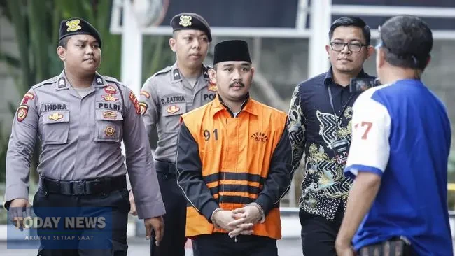 mantan-bupati-bekasi-jalani-pemeriksaan-kpk-kasus-dugaan-suap-proyek-1767678740931_169