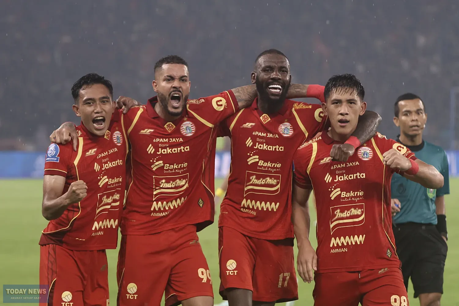 Persija vs Persebaya (2)