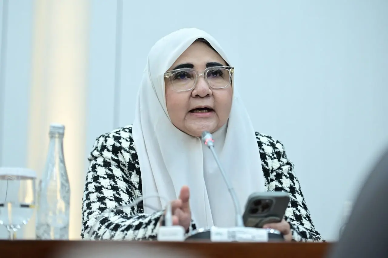 photo_6307720968591755500_y1