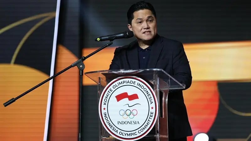 Menteri Pemuda dan Olahraga (Menpora), Erick Thohir memberikan sambutan pada pembukaan Rapat Anggota Komite Olimpiade Indonesia (NOC Indonesia) tahun 2026 di Ballroom Fairmont Hotel, Senayan, Jakarta, Sabtu (9/5/2026). (NOC Indonesia/ Naif Muhammad Al-As)