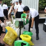 Polres Kepulauan Seribu Lakukan Pilah Sampah Lewat Jaga Jakarta Bersih