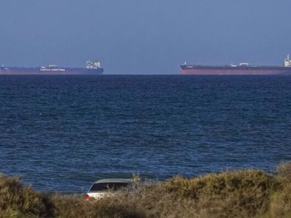 Selama 24 Jam Terakhir, Iran Izinkan 25 Kapal Melintasi Selat Hormuz