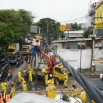Sudin Bina Marga Jakbar Tertibkan Kabel Udara Semrawut Sepanjang 4 Km