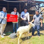 Hari Raya Idul Adha, IWO Bagikan Paket Daging Kurban