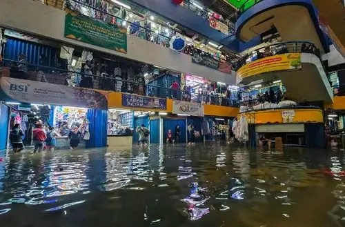 small_antarafoto_banjir_rendam_pasar_cipulir_1772947736_b2cfd0f97b