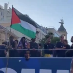 Lamine Yamal Kibarkan Bendera Palestina Saat Parade Juara Barcelona