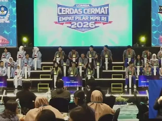 VideoCapture_20260512-084408