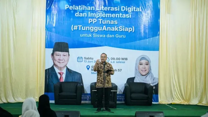Kepala Badan Pengembangan Sumber Daya Manusia (BPSDM) Kementerian Komunikasi dan Digital (Komdigi), Bonifasius Wahyu Pudjianto