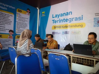 Permudah Warga, Kota Bandung Buka Desk Layanan Terpadu SPMB