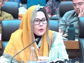 Komisi VII Desak Kemenperin Evaluasi soal Antrean SNI Hambat Pasokan Industri