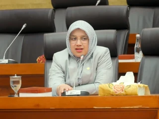 Harga Minyak Dunia Berpotensi Turun, DPR Minta Pemerintah Transparan Soal Formula Harga BBM