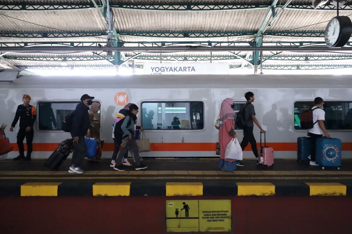 kereta-ekonomi.jpg
