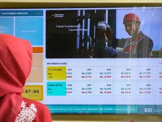 nilai-tukar-rupiah-terendah-terhadap-dolar-as-2798877