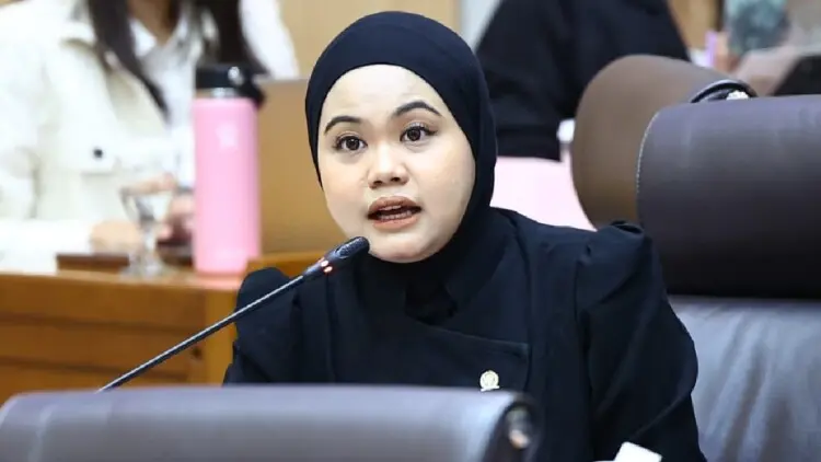 pdip-jatim-260601-nila-yani