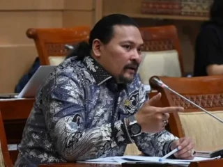 anggota-komisi-iii-dpr-ri-dari-fraksi-partai-gerindra-martin-scdn-768x510