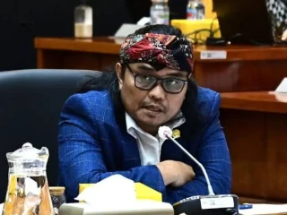 Komisi IX Pertanyakan Urgensi Pembangunan Ratusan Dapur MBG dengan APBN: Ironis dan Kontradiktif