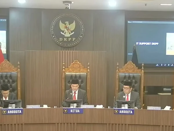 Naik Helikopter saat Pelantikan KPPS, Anggota KPU RI dan KPU Jabar Dijatuhi Sanksi Peringatan Keras