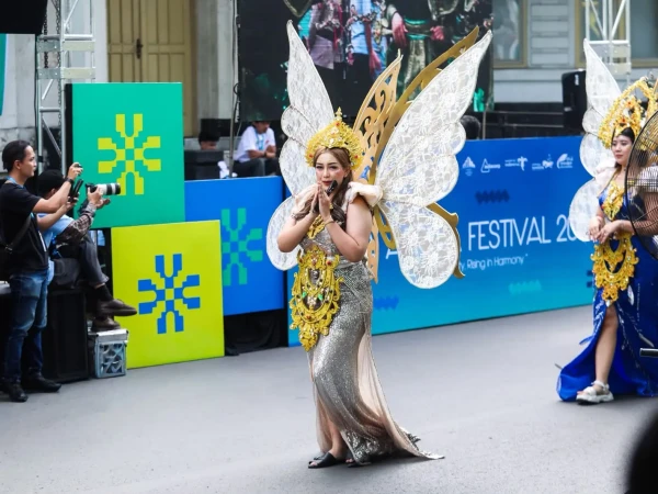 Ribuan Warga Padati Festival Asia Afrika di Bandung