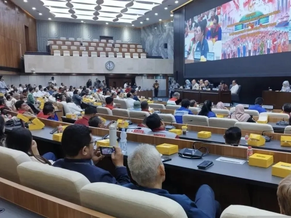 DPR Rapat Dengan Buruh dalam Pembahasan RUU Ketenagakerjaan