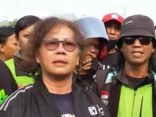 18806-sejumlah-driver-ojek-online-mengaku-kecewa-dengan-massa-dari-aliansi-masyarakat-pati-bersatu-ampb