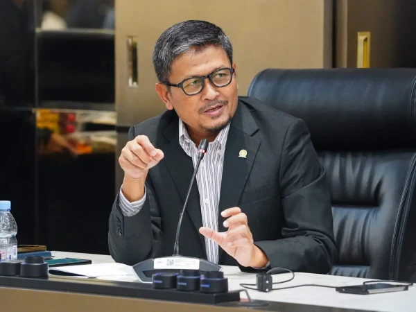 Siasat DPR Ubah Tekanan Rupiah Jadi Peluang Ekonomi