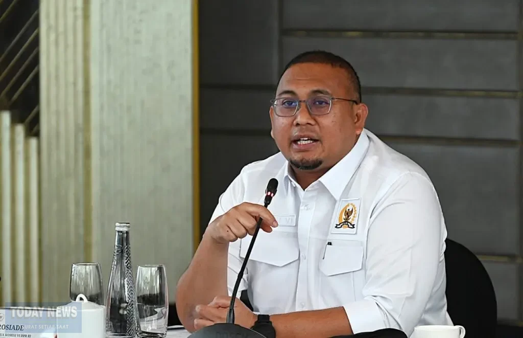 Wakil_Ketua_Komisi_VI_DPR_RI__Andre_Rosiade_dalam_Kunjungan_Kerja_Spesifik_Komisi_VI_DPR_RI_di_Kota_20251110113303-1024x661