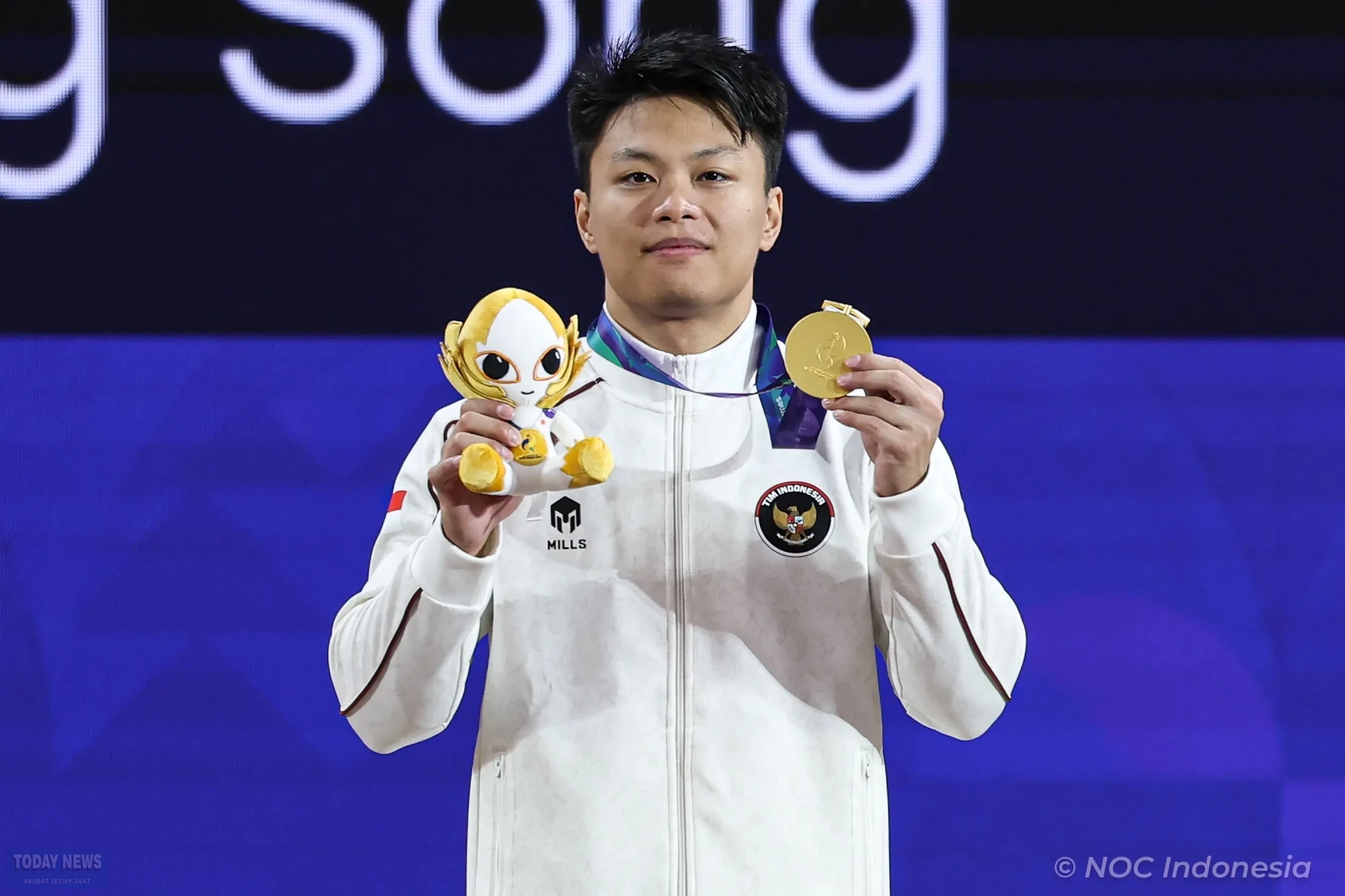 20260926 - NOC - AG26 - NMA - Weightlifting; Men's 75kg - Medal Ceremony - GOLD - Rahmat Erwin Abdullah (INA) - 02