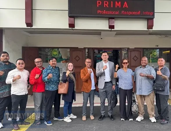 Tim penggugat ketika menghadiri persidangan di Pengadilan Negeri Tangerang.