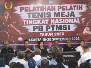 Ketua Umum PB PTMSI Peter Layardi Lay Buka Pelatihan Pelatih dan Wasit dari 31 Pengprov