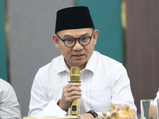 Bromo Kembali Terbakar, DPR Pertanyakan Efektivitas Pengawasan Kemenhut