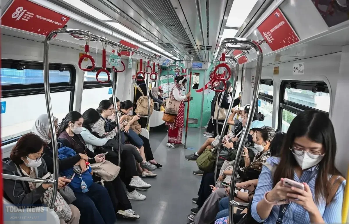 Pengoperasian-publik-LRT-Jakarta-rute-Kelapa-Gading-Manggarai-170926-sth-02