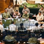Prabowo Bahas Situasi Nasional dan Penanganan Karhutla Bersama Panglima TNI-Kapolri