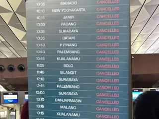Dampak Erupsi Anak Krakatau Masih Terasa, Kemenhub Hentikan Sementara Operasional 7 Bandara