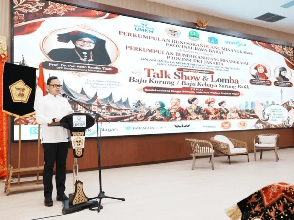 Wamendagri Minta Bundo Kanduang Bentengi Gen Z dengan Adat dan Agama