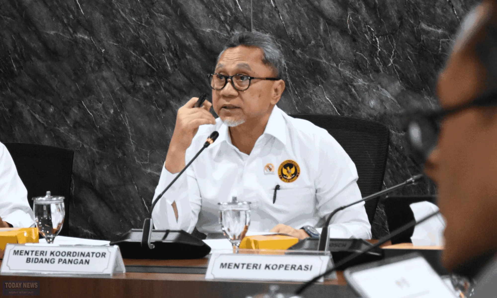 853442_zulkifli-hasan-dorong-desa-jadi-penggerak-ekonomi-baru-nasional_20260118090840