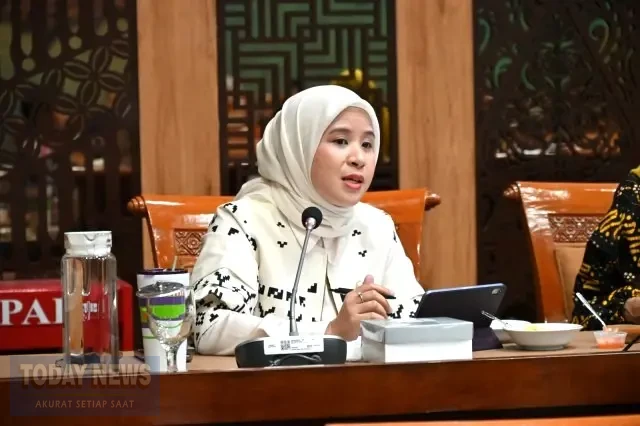 ratih-15