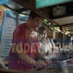 Tingkatkan Kualitas dan Daya Saing PKL, Pemerintah Dorong Sertifikasi Halal