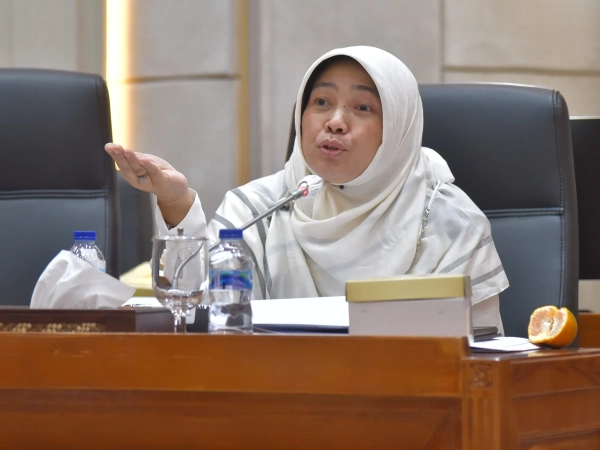 DPR Minta Pembayaran Tunjangan Profesi Guru yang Tertunda Segera Diselesaikan