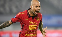 Striker Persija, Gustavo Almeida meluapkan kegembiraan setelah menjebol gawang PSIS, Stadion Indomilk Arena Tangerang, Rabu (05/03). Foto : Today News Indonesia